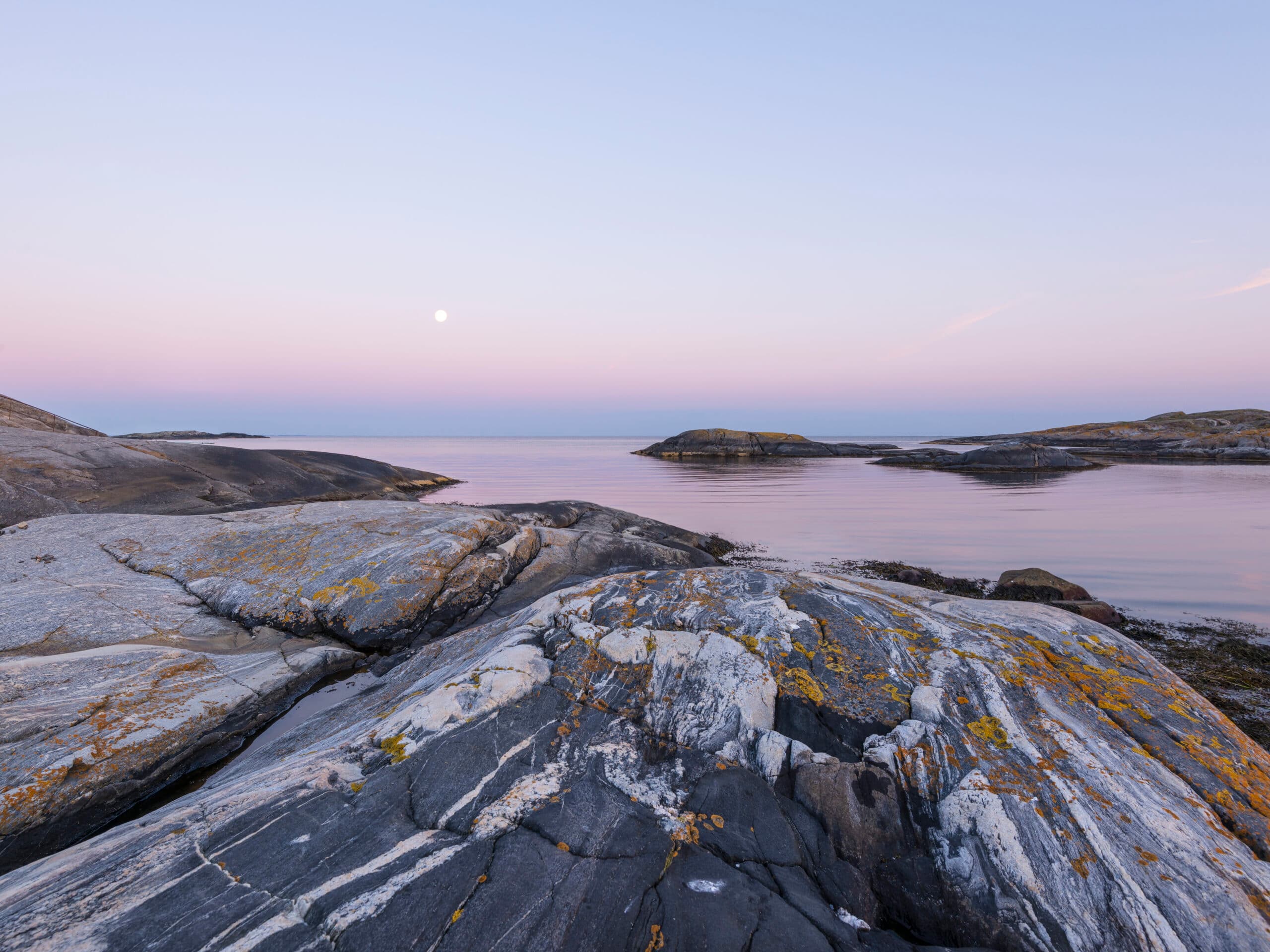 Skärgård,bohuslän,lugn, stiljtje,spegelblant,blede,kväll,klippor,hav,vatten,sommar