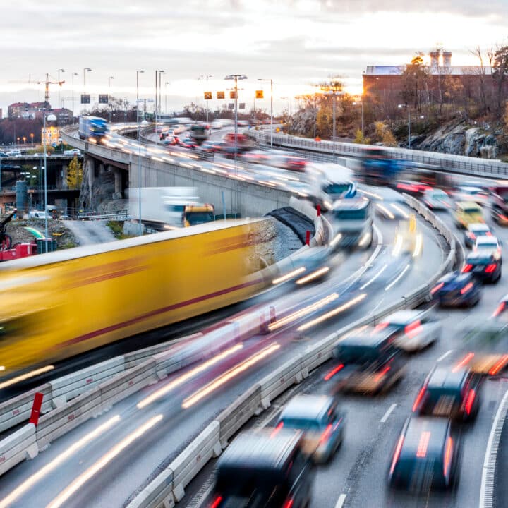 traveling, highway, urban scene, transportation, problem, frustration, nobody, motion blur,  automobile, traffic jam, Stockholm, two lane highway, motorväg, bilkö, trafik, trafikstockning, fossilförbud, fossila bränslen, bensin, stadstrafik, storstad, reseavdrag, pendling, resor, resande, fordon, bilar, bil,